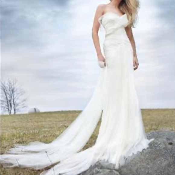 Vera Wang Hayden Wedding Dress - Picture 2 of 16